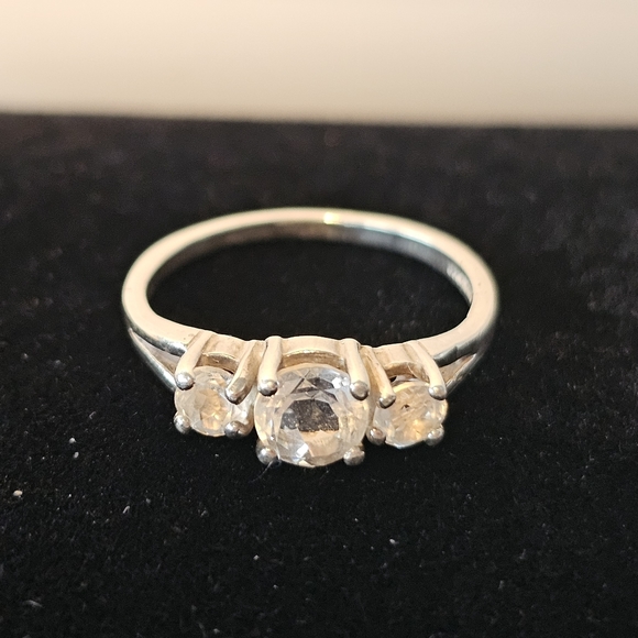 Sterling Silver Past Present Future 3 Clear Stone Engagement Ring sz 9 - Picture 9 of 9